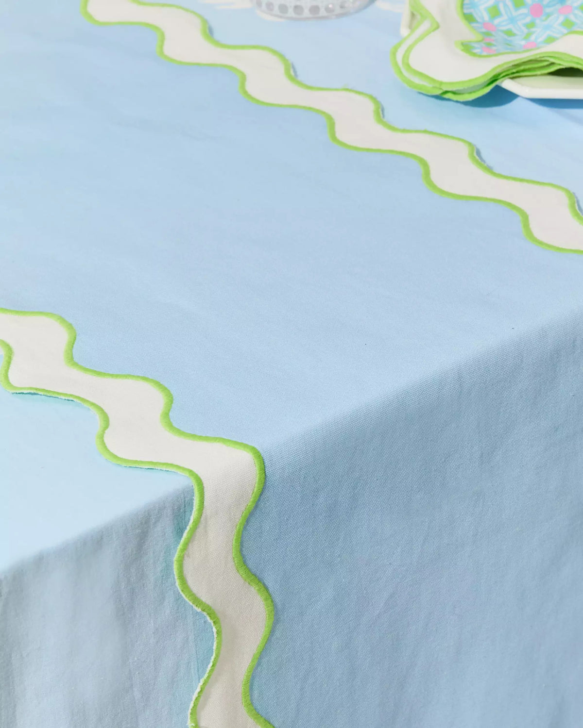 Scallop Table Runner | Lilly Pulitzer Home